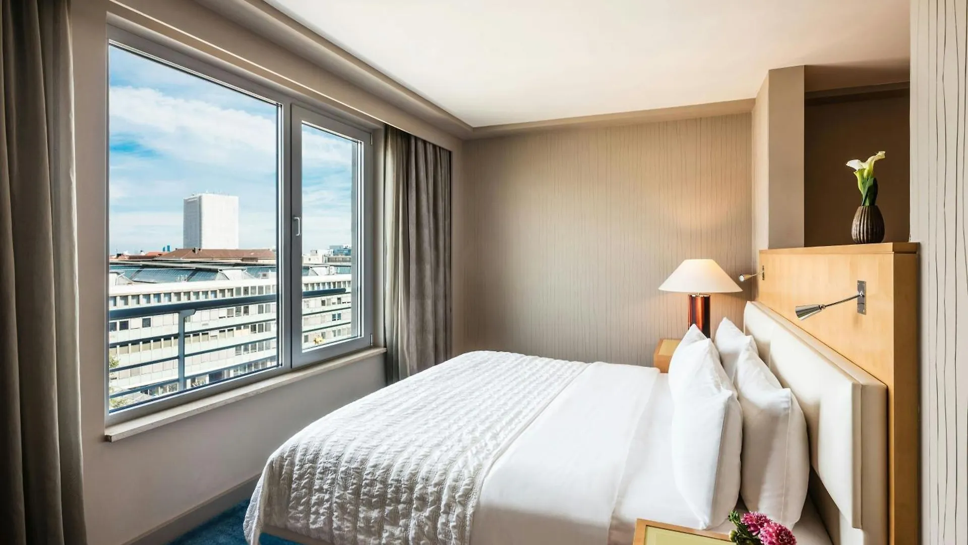 Le Meridien München 5*,