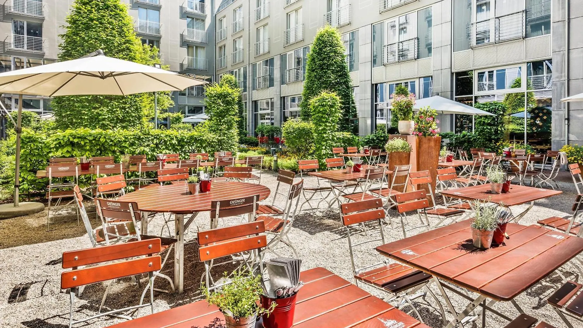 Le Meridien Mnichov 5*,  Německo